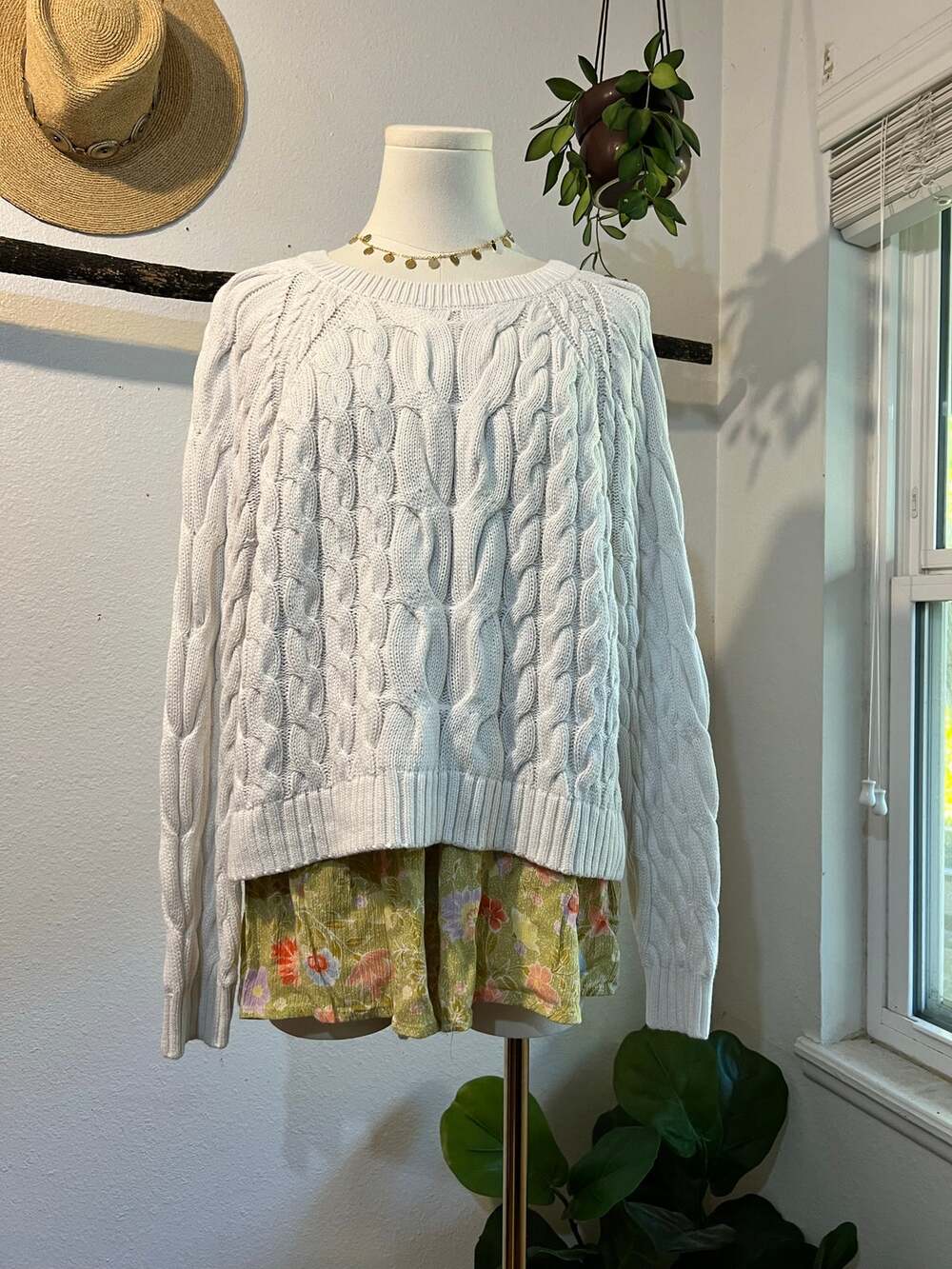 Express White Cotton Chunky Cable Knit Pullover Sweater Size Large